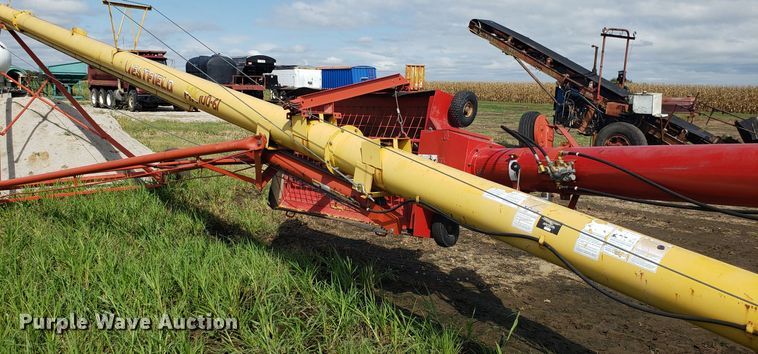 image for item DG7594 Westfield MK100-61 grain auger