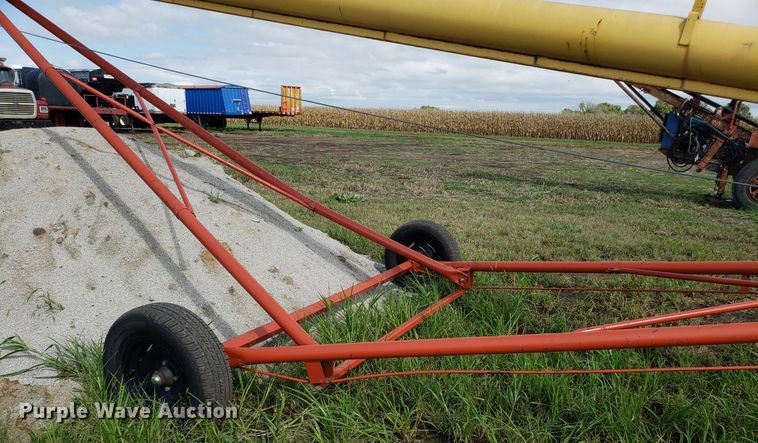 image for item DG7594 Westfield MK100-61 grain auger