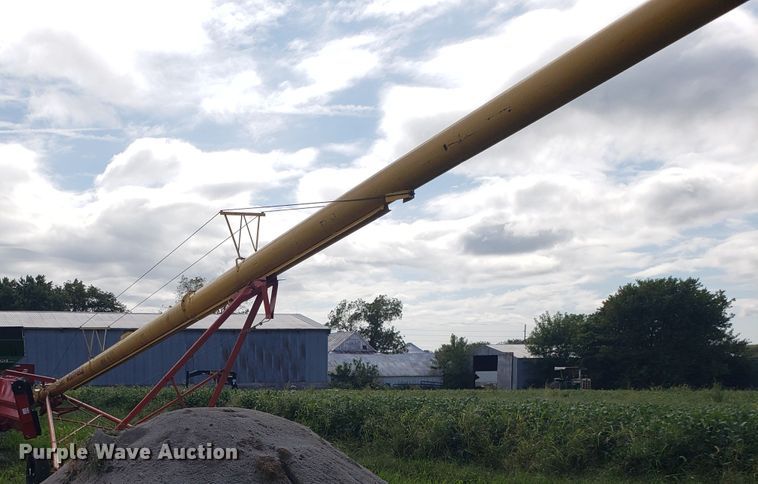 image for item DG7594 Westfield MK100-61 grain auger