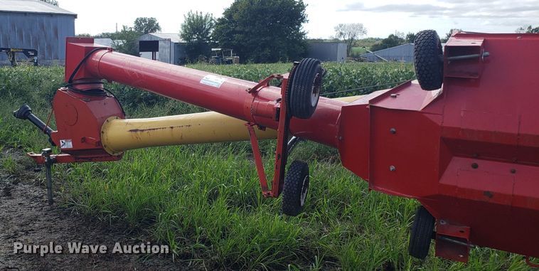 image for item DG7594 Westfield MK100-61 grain auger