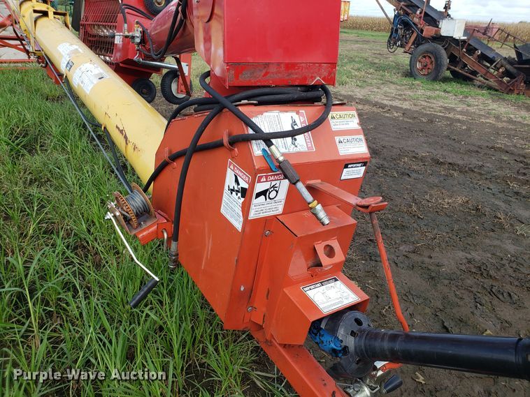 image for item DG7594 Westfield MK100-61 grain auger