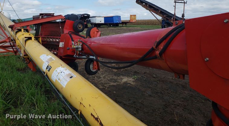 image for item DG7594 Westfield MK100-61 grain auger