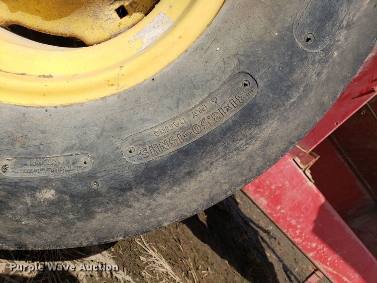 image for item DG7595 New Holland 355 feed mixer/grinder