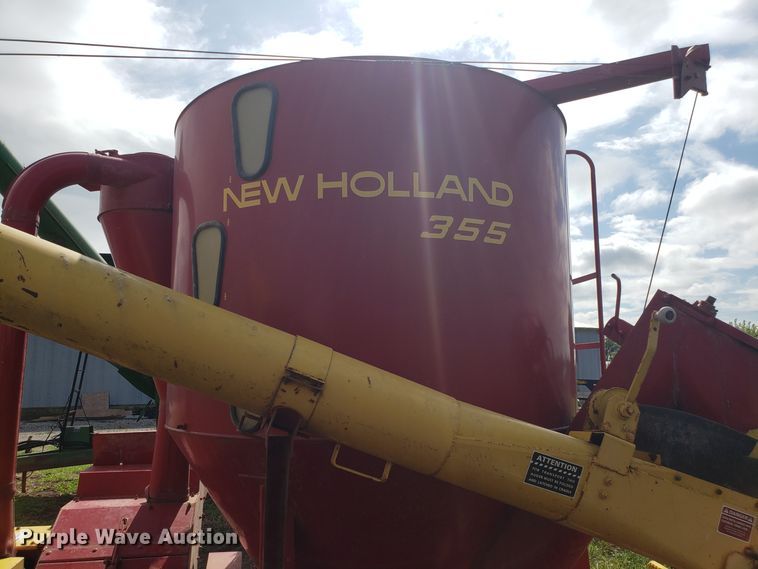 image for item DG7595 New Holland 355 feed mixer/grinder