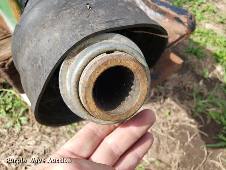 image for item DG7596 Brent 670 grain cart