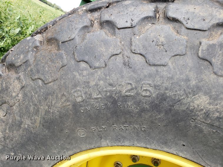 image for item DG7596 Brent 670 grain cart