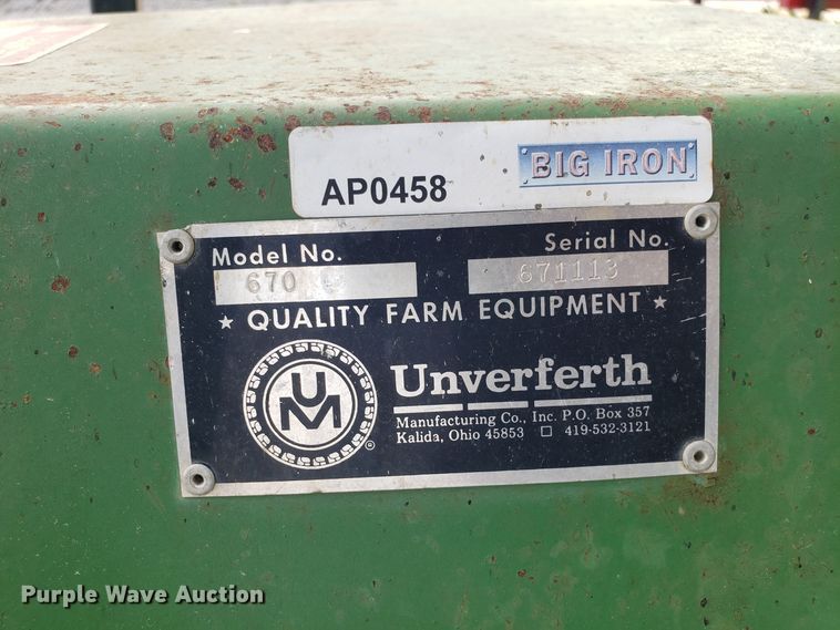 image for item DG7596 Brent 670 grain cart