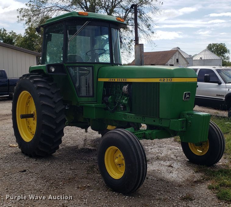 image for item DG7598 1975 John Deere 4230 tractor