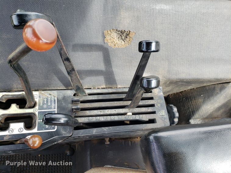 image for item DG7598 1975 John Deere 4230 tractor