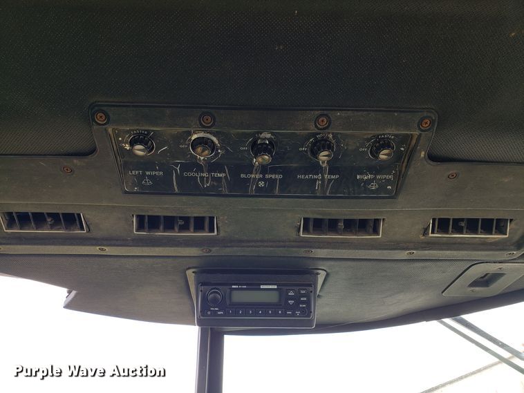 image for item DG7598 1975 John Deere 4230 tractor