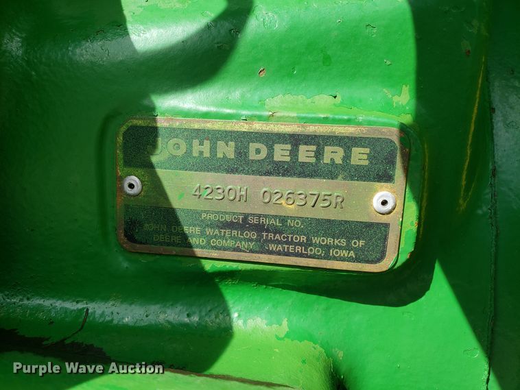 image for item DG7598 1975 John Deere 4230 tractor