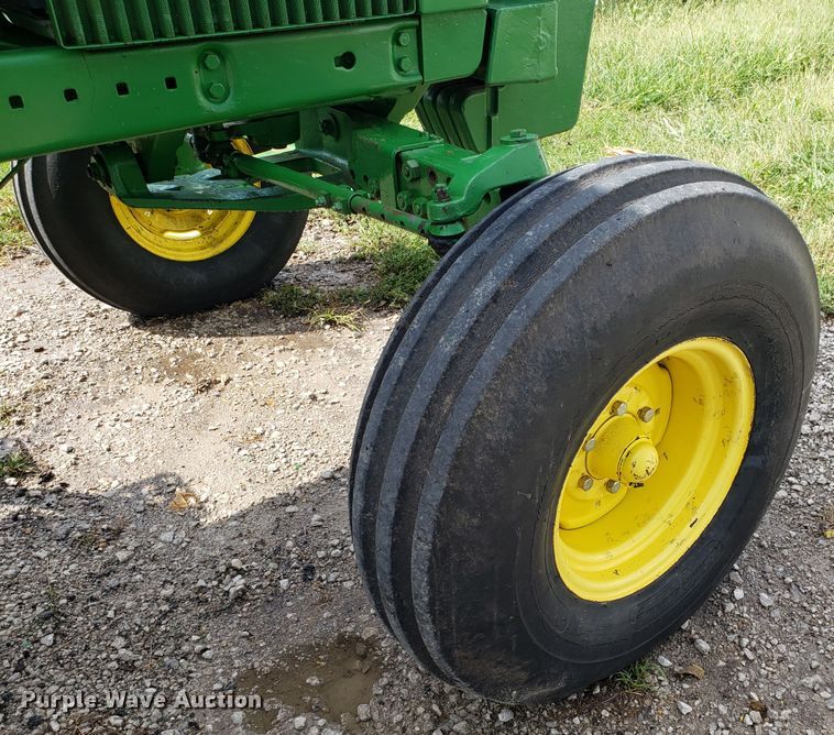 image for item DG7598 1975 John Deere 4230 tractor
