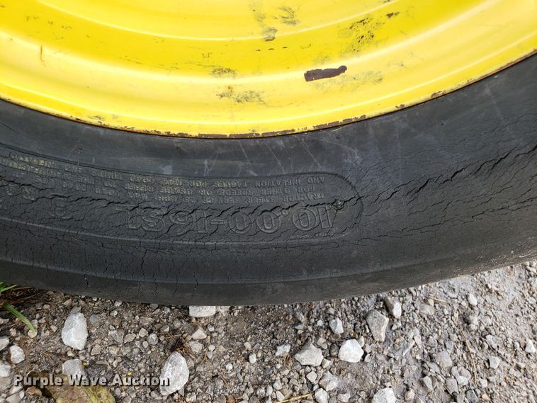 image for item DG7598 1975 John Deere 4230 tractor