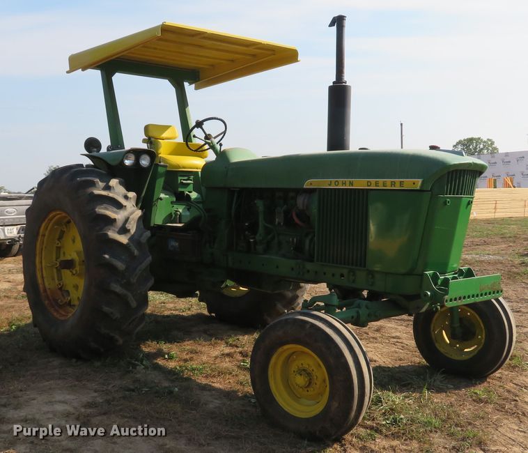 image for item DH1592 1969 John Deere 4000 tractor