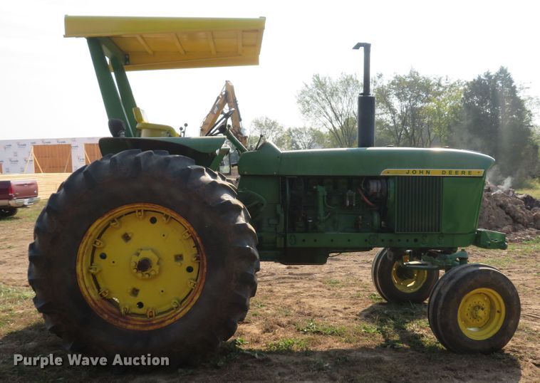 image for item DH1592 1969 John Deere 4000 tractor