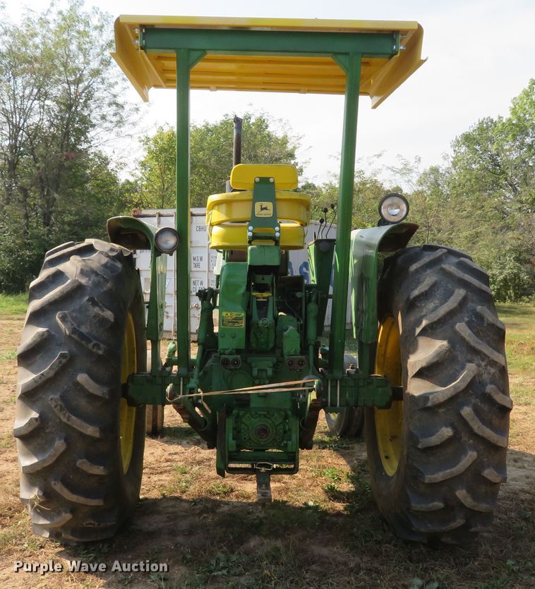 image for item DH1592 1969 John Deere 4000 tractor