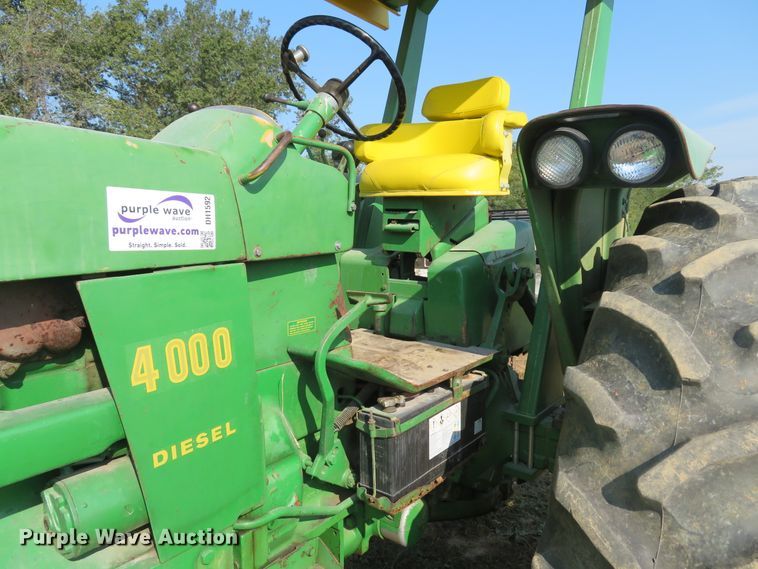 image for item DH1592 1969 John Deere 4000 tractor