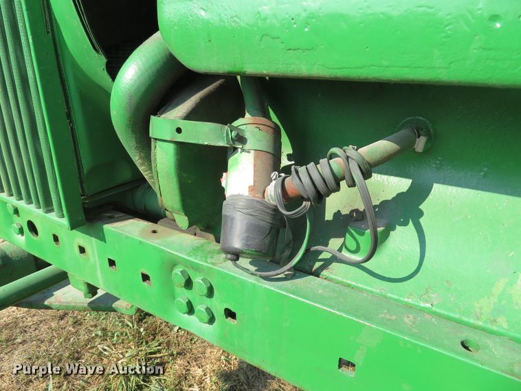 image for item DH1592 1969 John Deere 4000 tractor