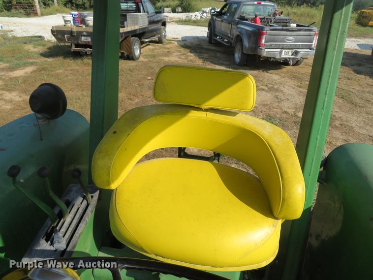 image for item DH1592 1969 John Deere 4000 tractor