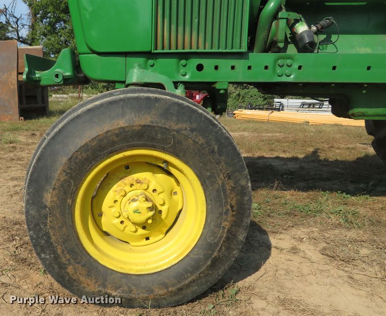 image for item DH1592 1969 John Deere 4000 tractor