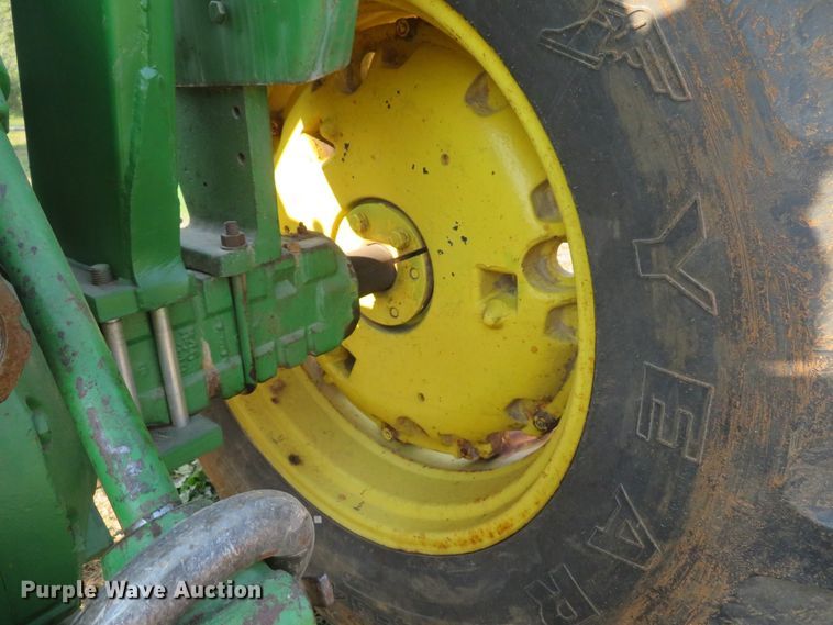 image for item DH1592 1969 John Deere 4000 tractor