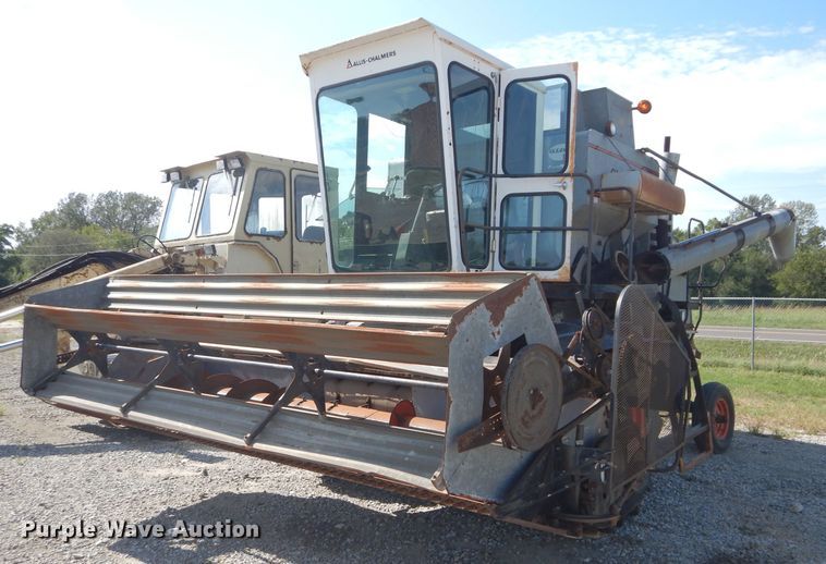 image for item DH2596 Gleaner F Corn Soybean Special combine