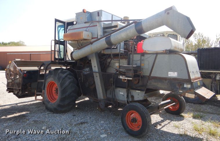 image for item DH2596 Gleaner F Corn Soybean Special combine