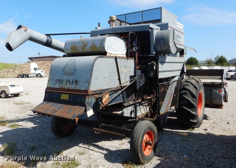 image for item DH2596 Gleaner F Corn Soybean Special combine