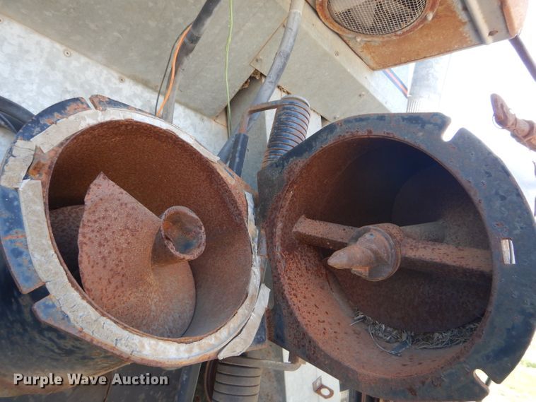 image for item DH2596 Gleaner F Corn Soybean Special combine