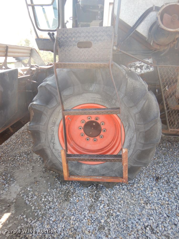 image for item DH2596 Gleaner F Corn Soybean Special combine