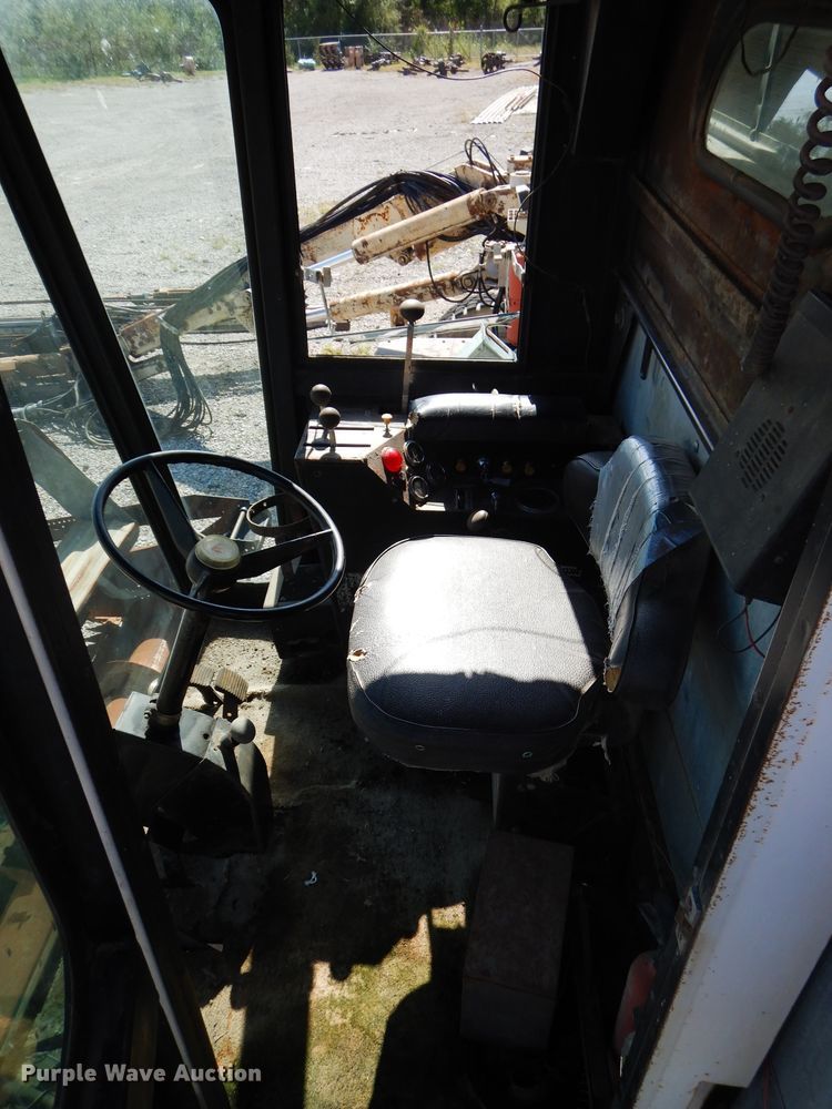 image for item DH2596 Gleaner F Corn Soybean Special combine