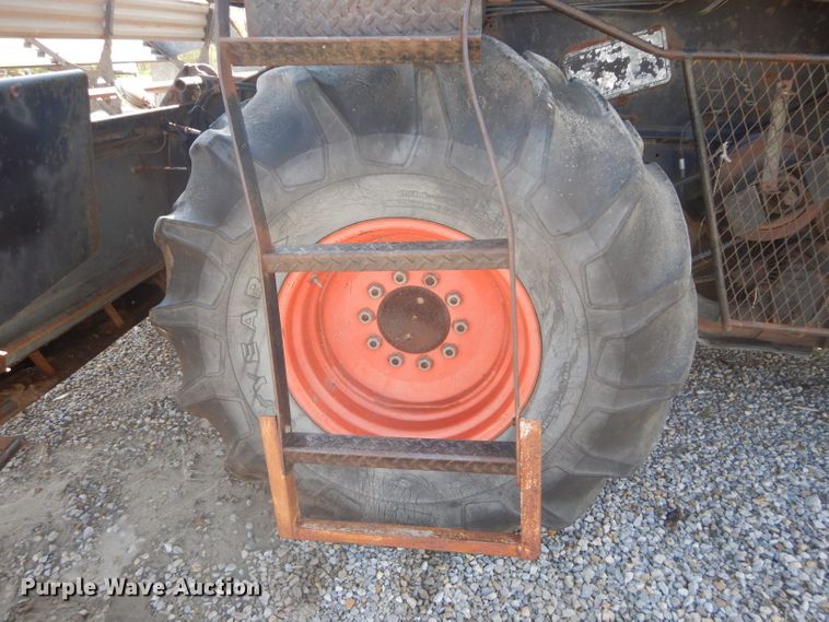 image for item DH2596 Gleaner F Corn Soybean Special combine