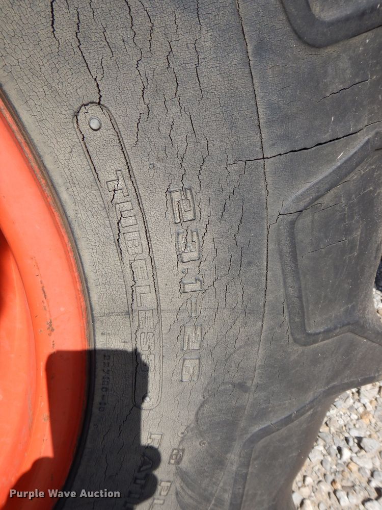 image for item DH2596 Gleaner F Corn Soybean Special combine