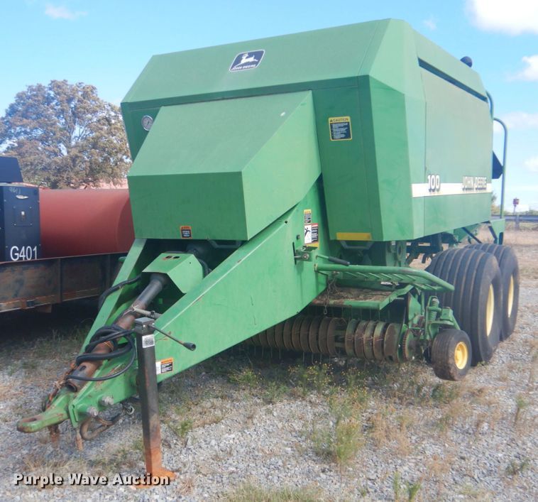 image for item DI2321 2001 John Deere 100 large square baler