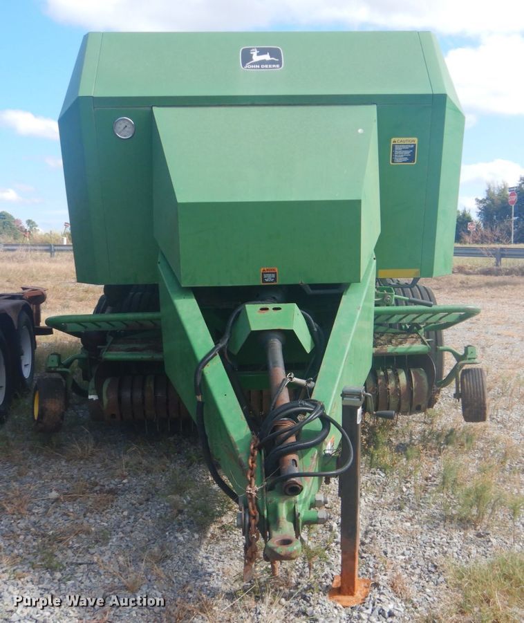 image for item DI2321 2001 John Deere 100 large square baler