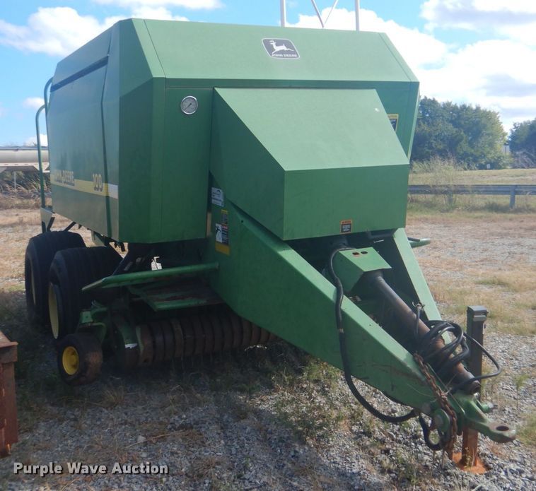 image for item DI2321 2001 John Deere 100 large square baler