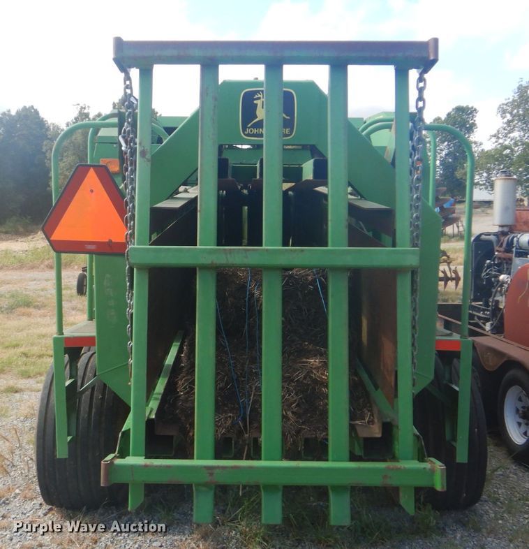 image for item DI2321 2001 John Deere 100 large square baler