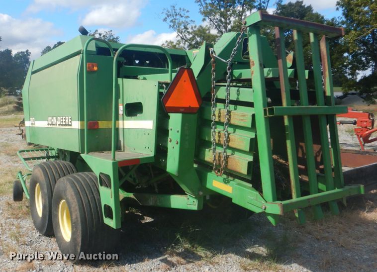 image for item DI2321 2001 John Deere 100 large square baler