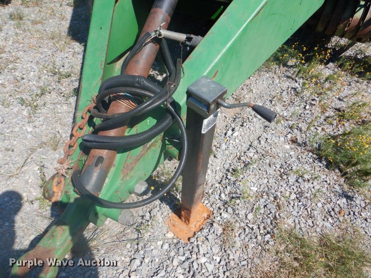 image for item DI2321 2001 John Deere 100 large square baler