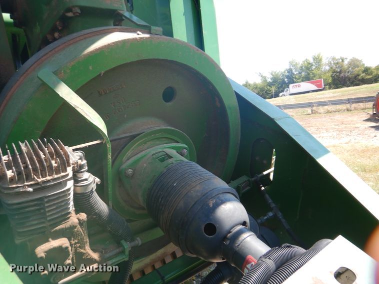 image for item DI2321 2001 John Deere 100 large square baler