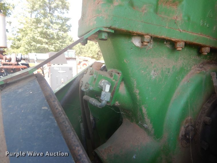 image for item DI2321 2001 John Deere 100 large square baler
