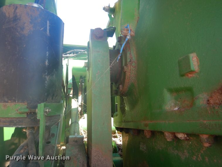 image for item DI2321 2001 John Deere 100 large square baler