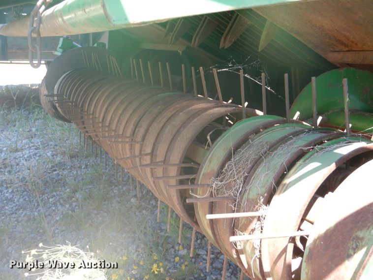 image for item DI2321 2001 John Deere 100 large square baler