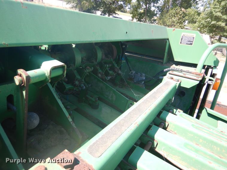 image for item DI2321 2001 John Deere 100 large square baler