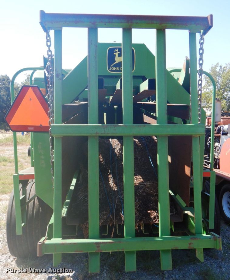 image for item DI2321 2001 John Deere 100 large square baler