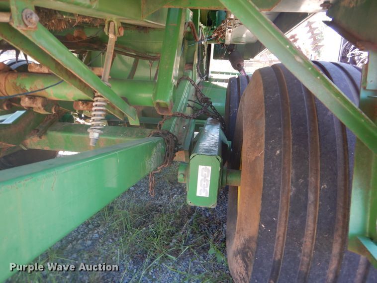 image for item DI2321 2001 John Deere 100 large square baler