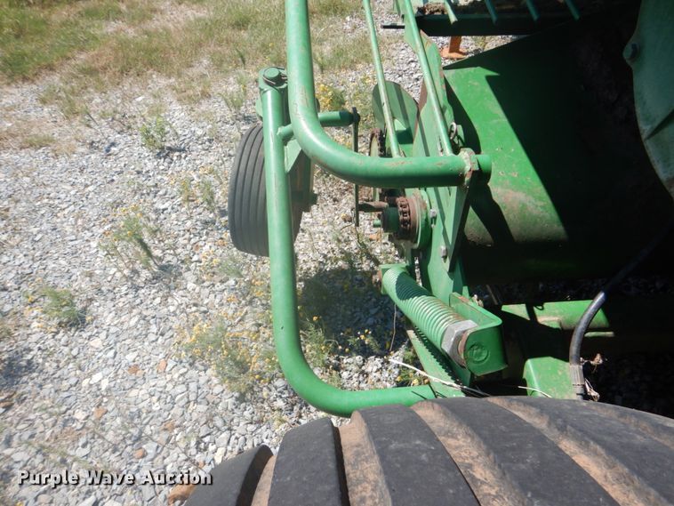 image for item DI2321 2001 John Deere 100 large square baler