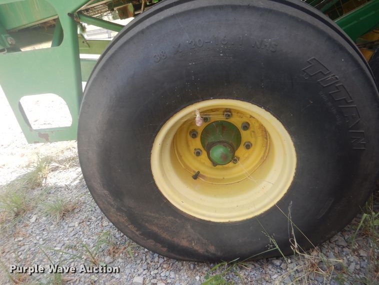 image for item DI2321 2001 John Deere 100 large square baler