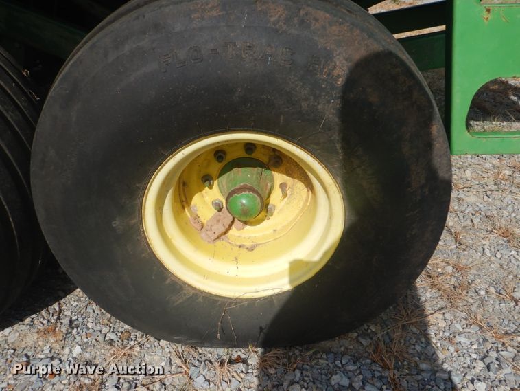 image for item DI2321 2001 John Deere 100 large square baler