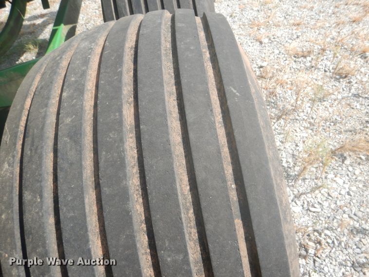 image for item DI2321 2001 John Deere 100 large square baler